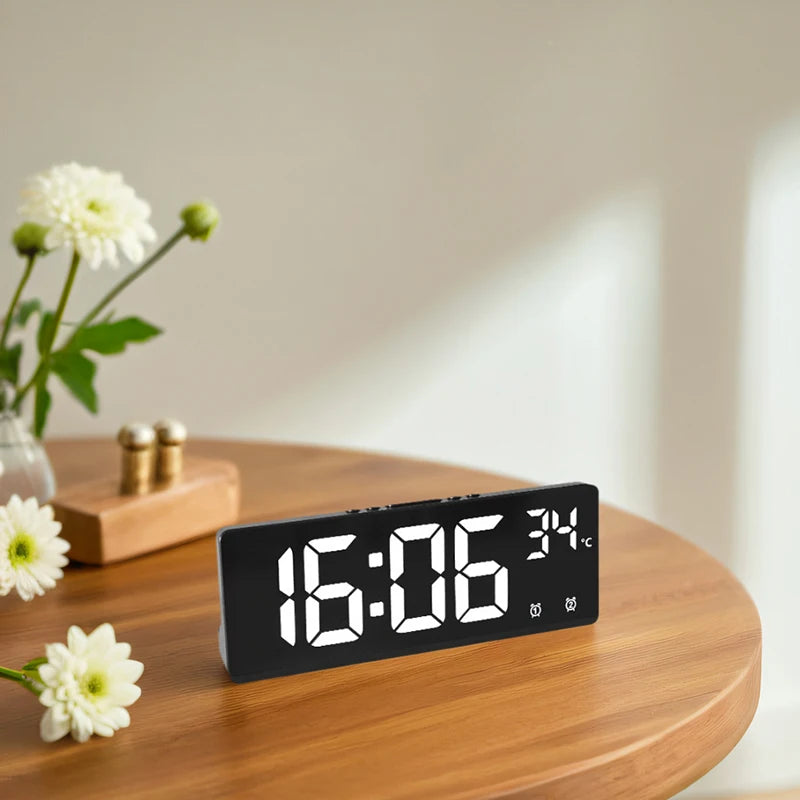 Modern Digital Alarm Clock With HD LED Display, USB Powered & Easy To Use - Vertex Select
